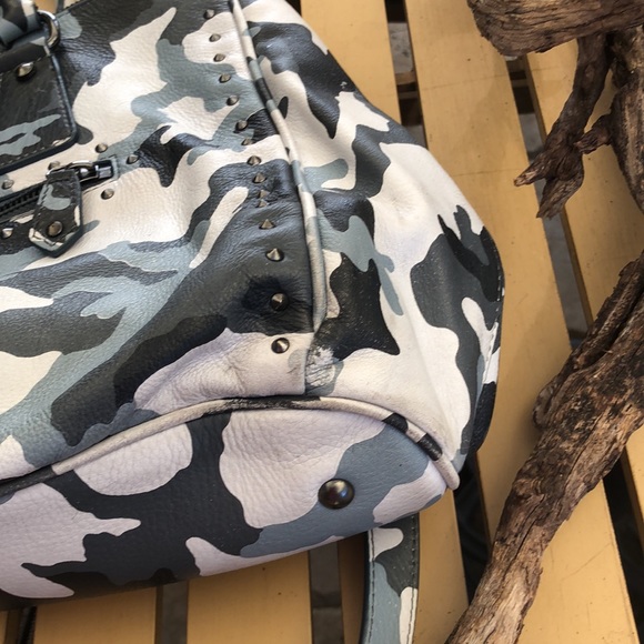 Hayden-Harnett camo satchel tote and wallet. Dust bag incl. - Picture 2 of 6